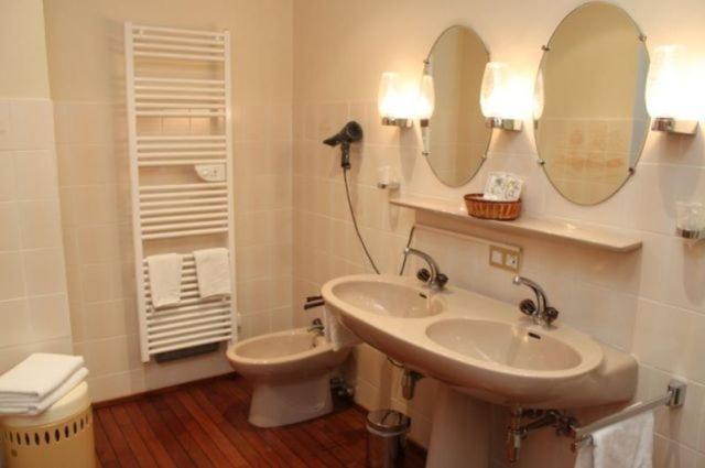 Aux Armes De France Hotel อัมเมอร์ชวีร์ ห้อง รูปภาพ