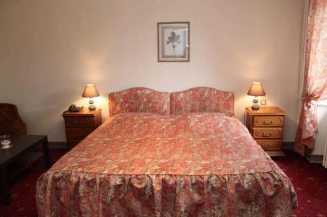 Aux Armes De France Hotel อัมเมอร์ชวีร์ ภายนอก รูปภาพ